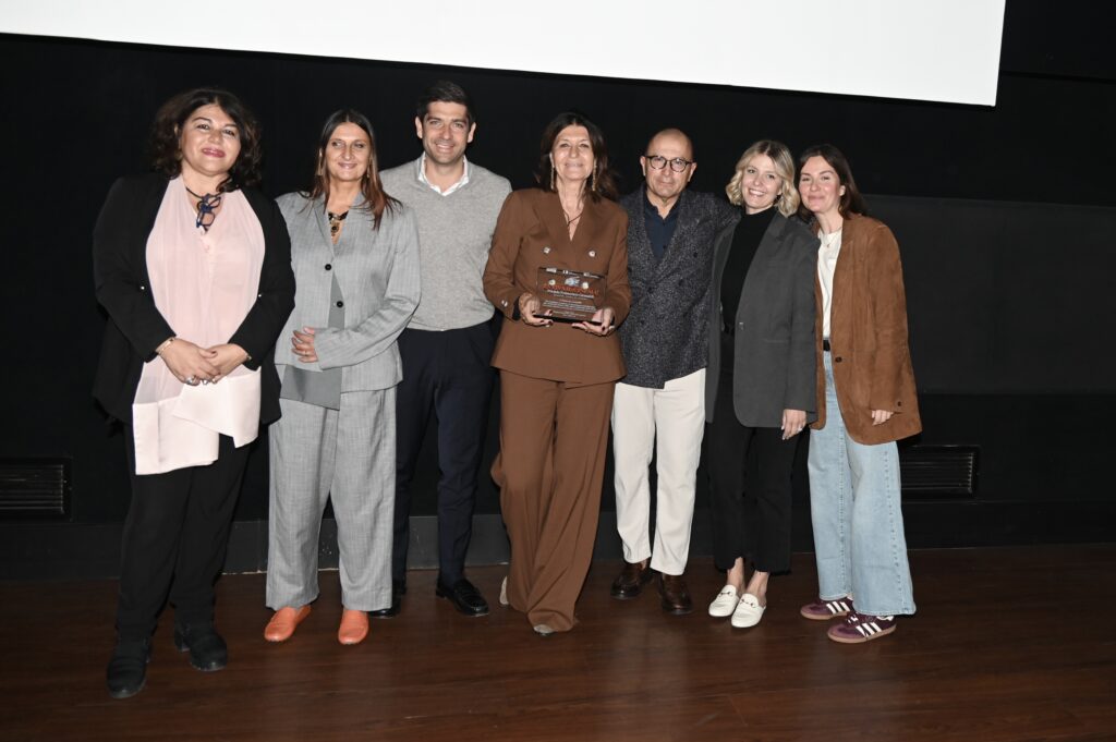 "Spesso innamorarsi, raro fidanzarsi, sposarsi mai" di Leonardo Accattoli (al centro). Insieme a lui, da sinistra: il presidente Andrea Agostini, l'attore Lorenzo Pergolesi e la film commissioner di Marche Film Commission, Sofia Cecchetti